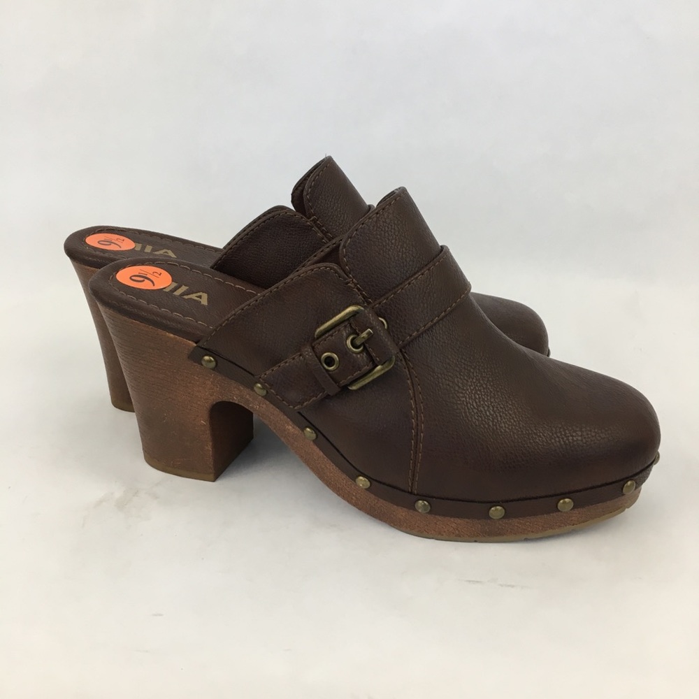 NWOT Brown MIA Clogs